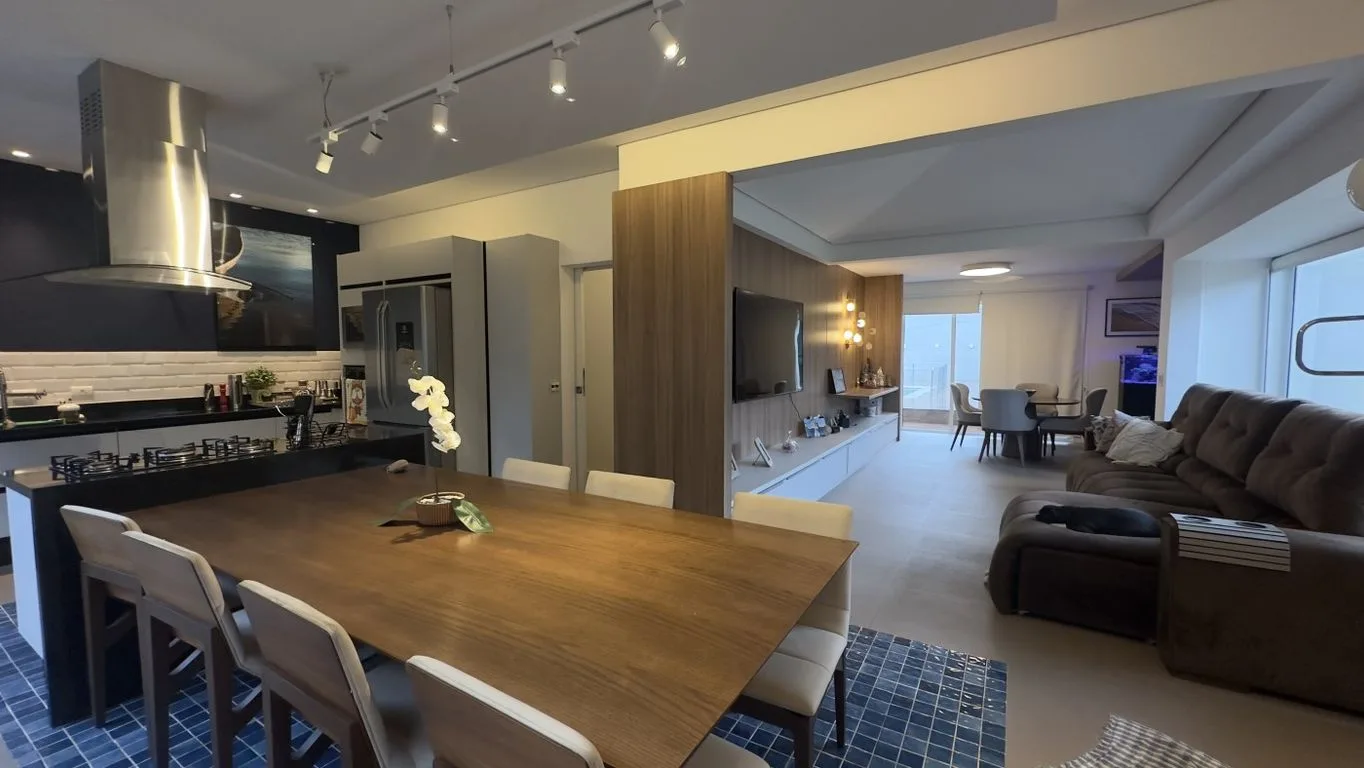 Casa à Venda em Canto do Forte, Praia Grande - SP - Apartamento em Canto do Forte SP