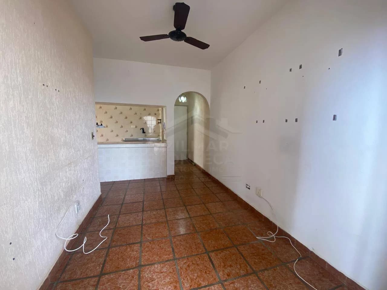 CONFORTO PRÓXIMO À PRAIA NA VILA CAIÇARA - Apartamento em Caiçara SP