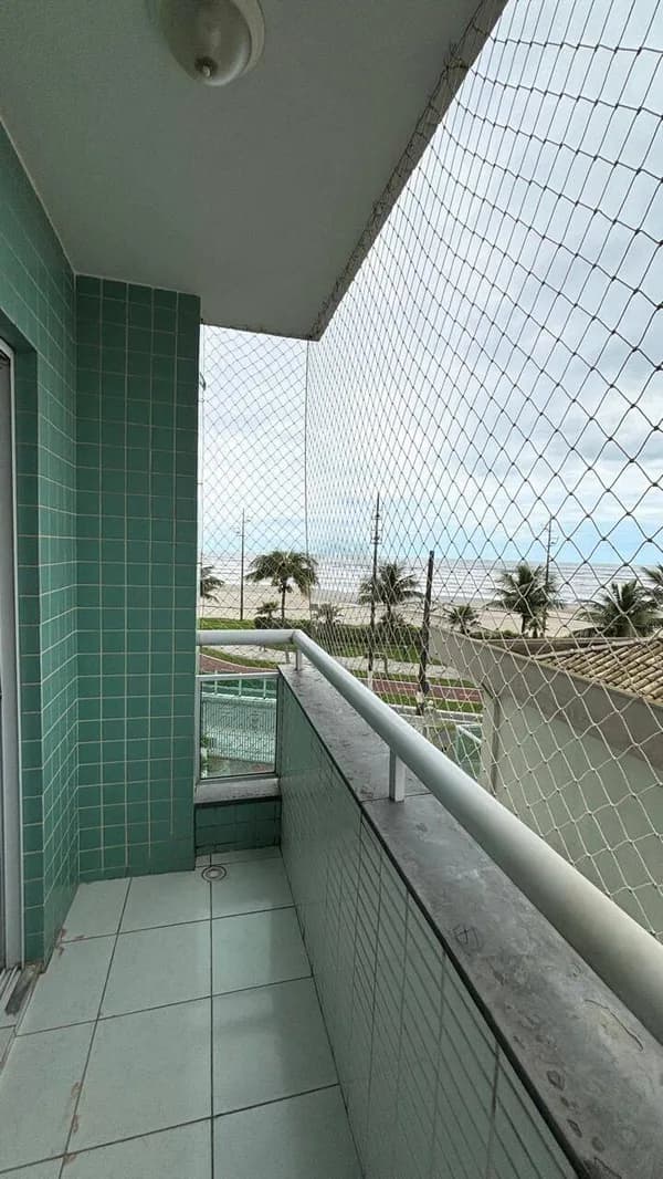 Frente total mar - 01 dormitório - Piscina e elevadores - Apartamento em Boqueirão SP