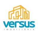 Logo Versus Imobiliária