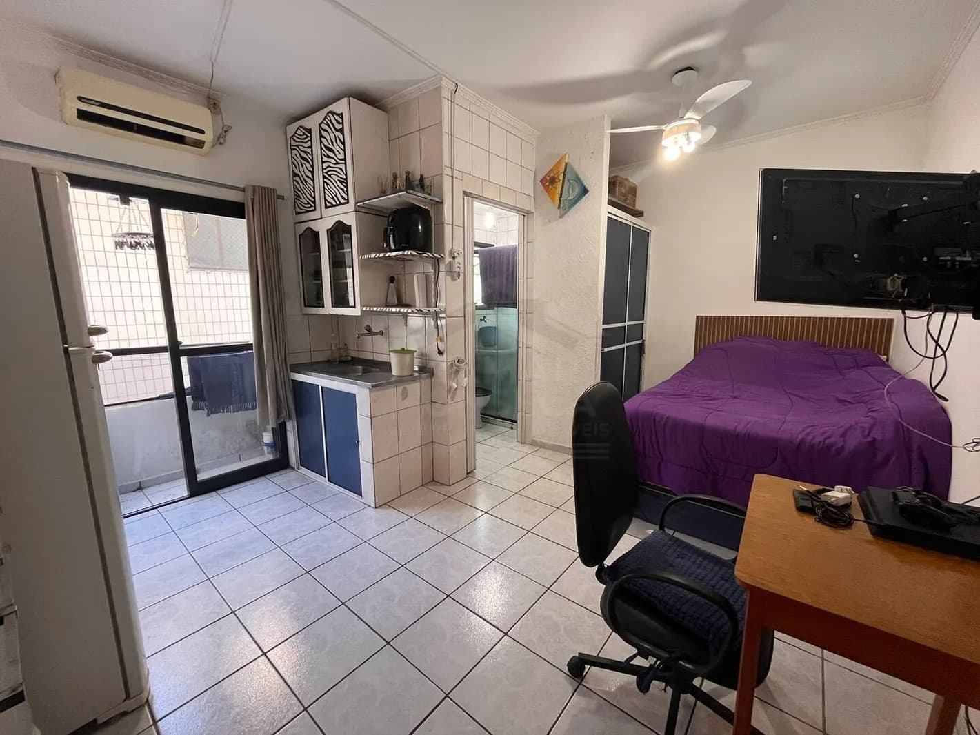Kitnet no Canto do Forte e 01 vaga de garagem! - Studio em Canto do Forte SP