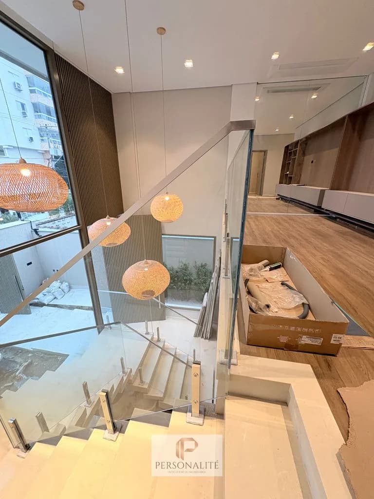 Sobrado alto luxo com 4 suítes, piscina - Canto do Forte - Apartamento em Canto do Forte SP